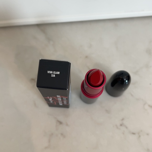 Lipstick - Picture 2 of 2